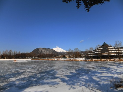 2012年2月10日矢ヶ崎公園から見た浅間山