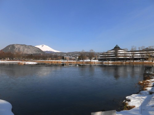 2012年3月16日 軽井沢矢ヶ崎公園、浅間山と大賀ホール